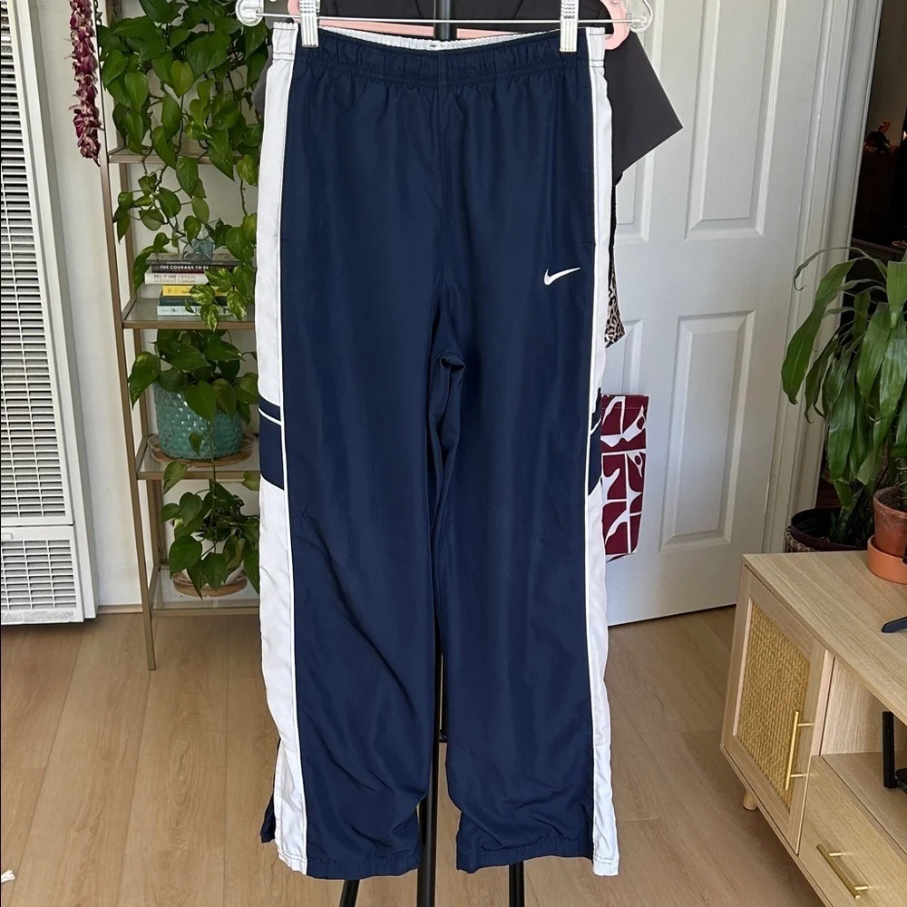 Nike Youth Lined Pants. Size XL